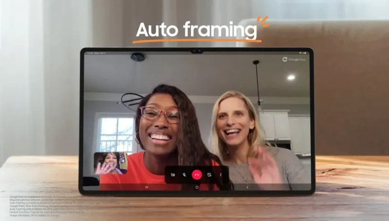 Screenshot of the Galaxy Tab S8 Ultra's auto-framing feature, showing a Black and Caucasian woman talking to another woman on Google Duo (Story by LiTT website)